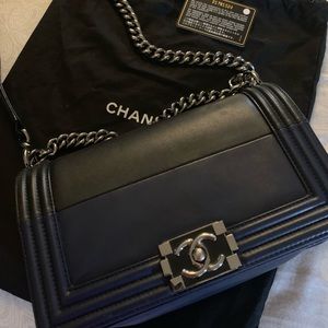Chanel boy lambskin medium, limited edition!